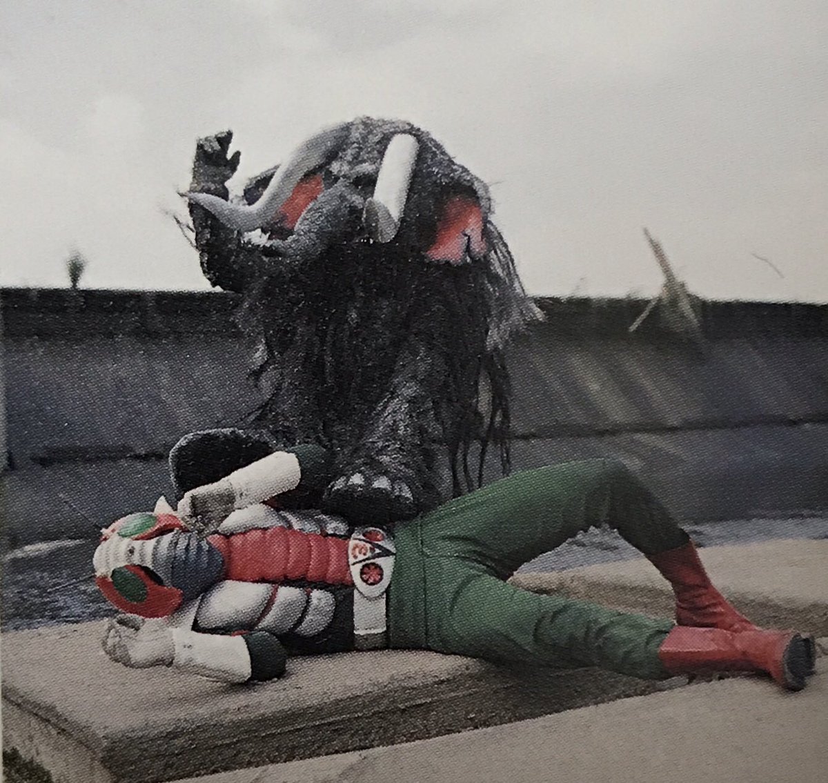 仮面ライダーV3」第35話「キバ男爵最後の変身」より ライダーV3 吸血