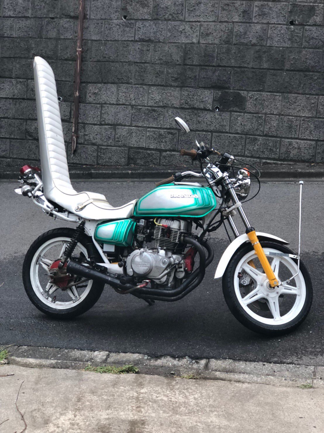 84メガホン 4発用 ヤシメガ2 cbx cbr ※エキパイ無し 84メガホン 4発用
