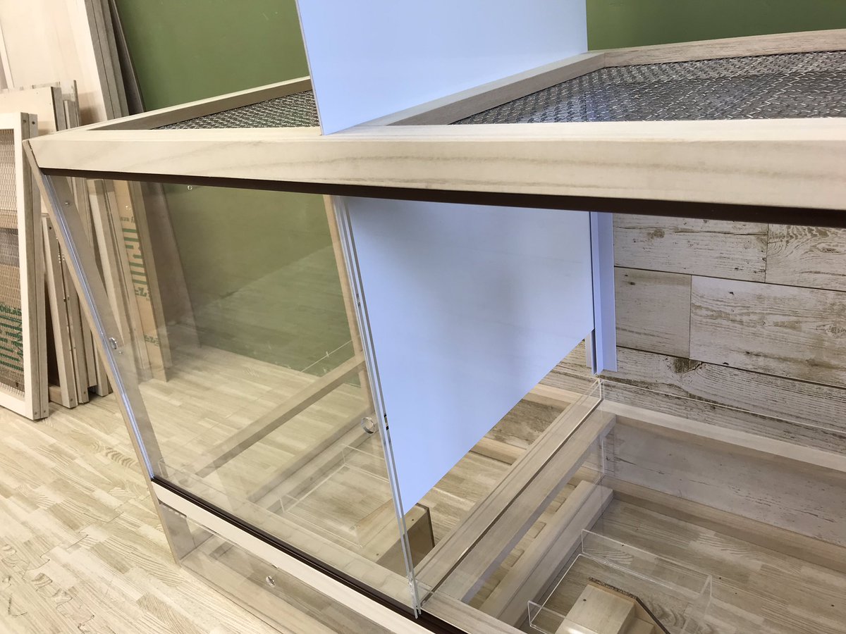 リピーターのお客様からハリネズミ用のケージご注文頂きました