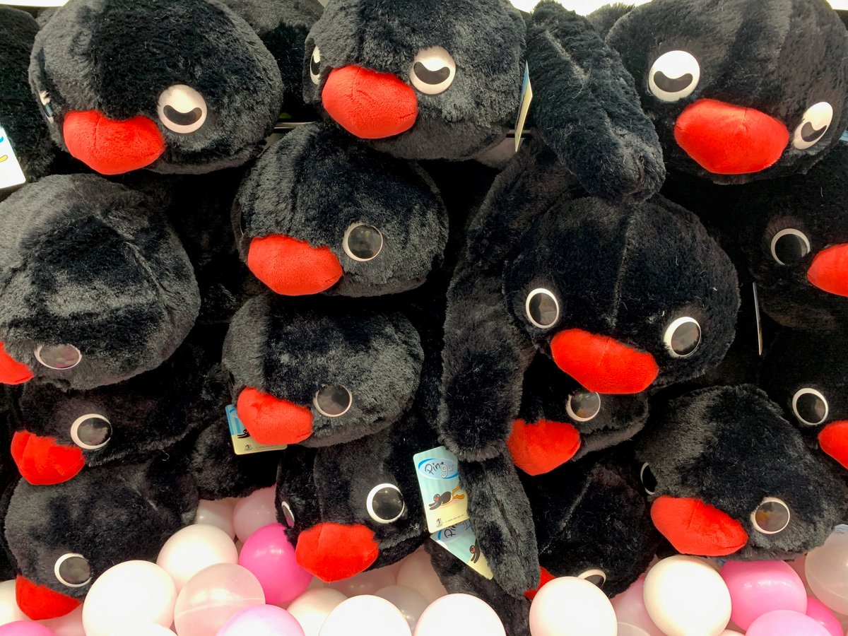 1F登場中】 ピングー特大サイズ ふわふわ寝そべりぬいぐるみ限定