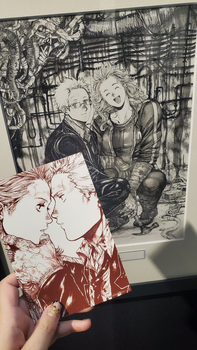 んでもって初日の特典のポストカード神引きしたので部屋に盛大に飾り