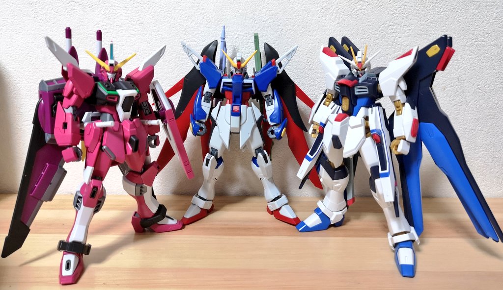 デスティニーとストライクフリーダムにインフィニットジャスティス