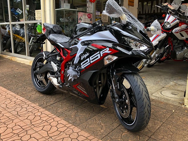 Ninja ZX-25R 黒赤入荷しました！入荷の少ない色です！ カワサキが販売