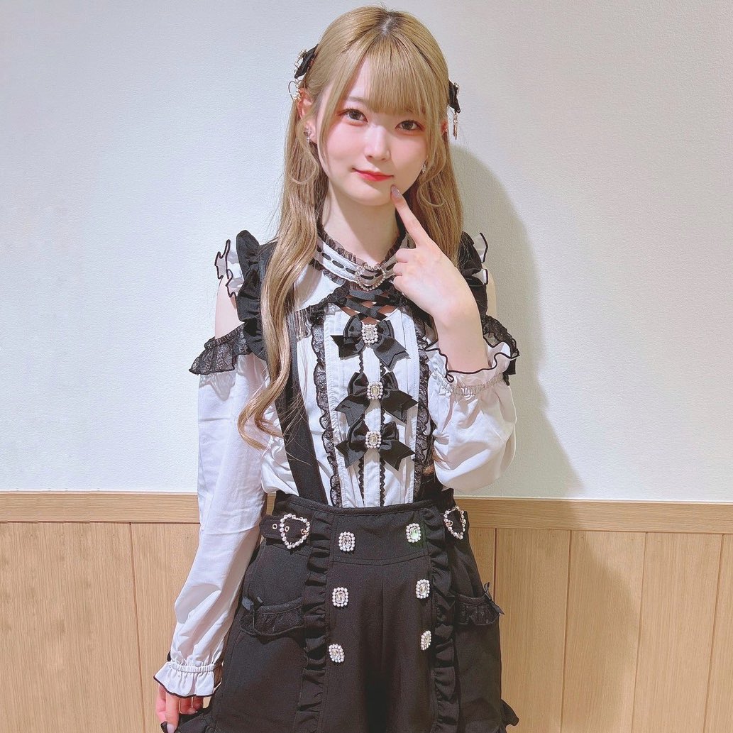 ❤︎ 𝐋𝐈𝐙 𝐋𝐈𝐒𝐀 近鉄Pass'e店 ❤︎ #3つリボンハートチョーカー