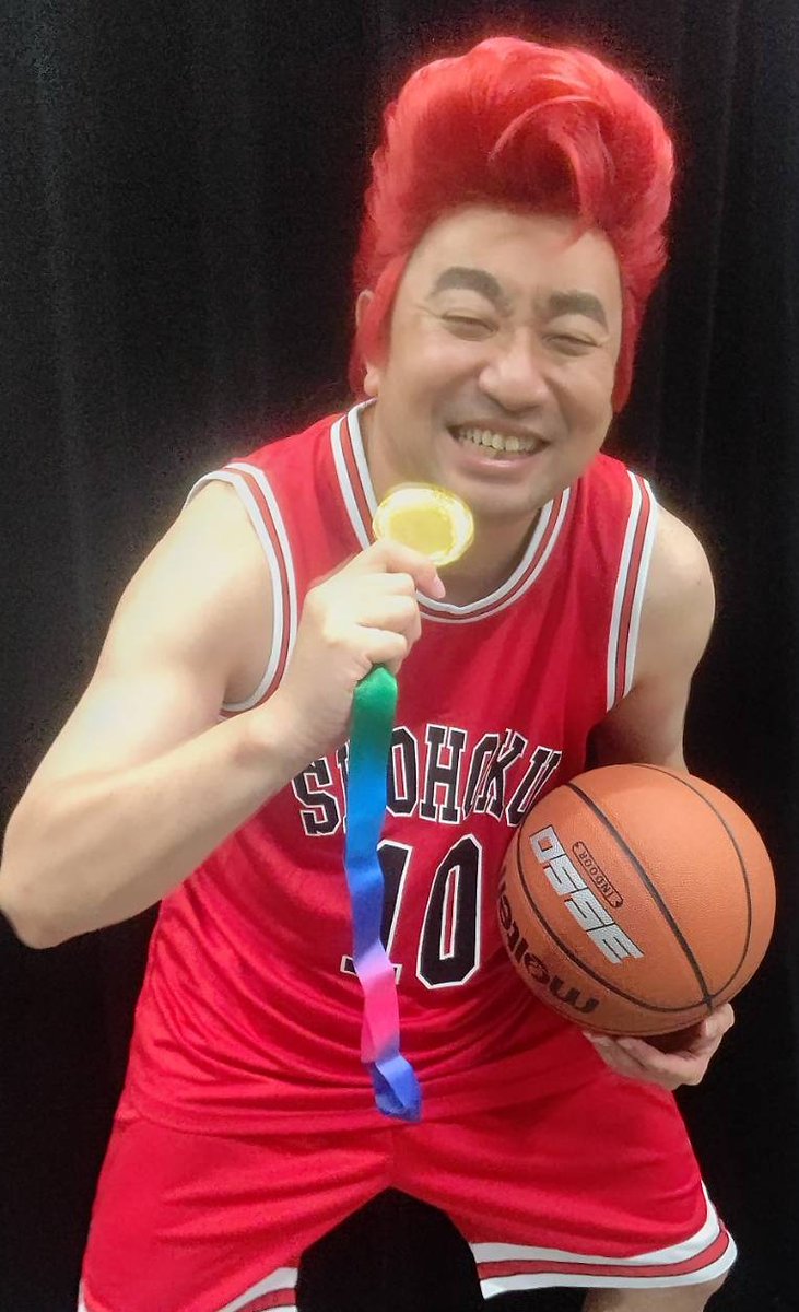 世界コスプレサミット2023の記者会見でスラムダンク桜木花道の格好で来