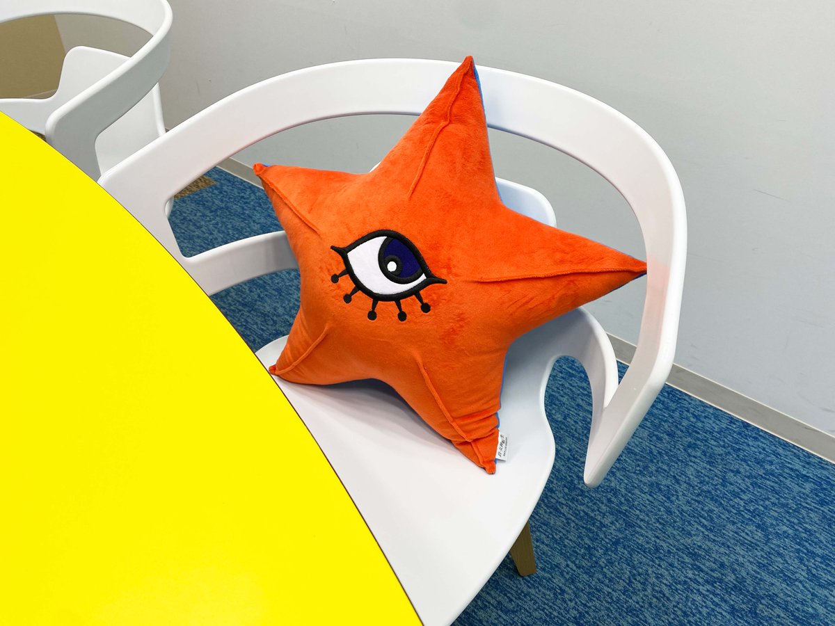 商品紹介】 📢デカラビアクッション 《約W500×H500mm》のサイズ感