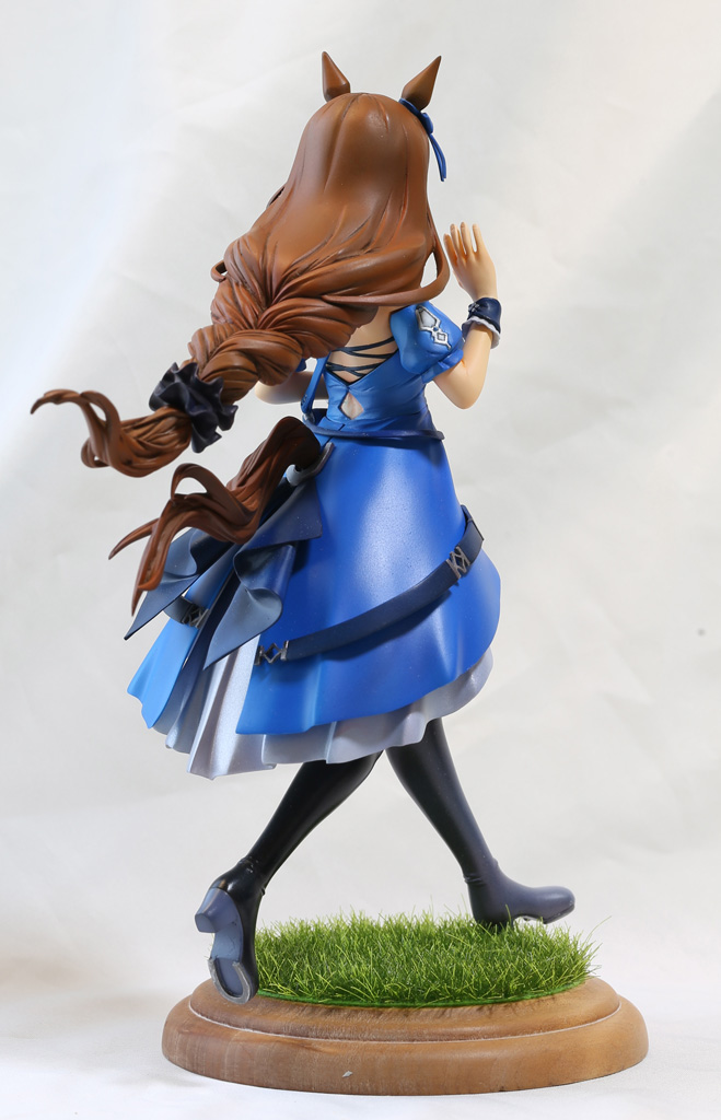 新作「スーパークリーク」(TFO価格22,000円）です。レース勝利後の