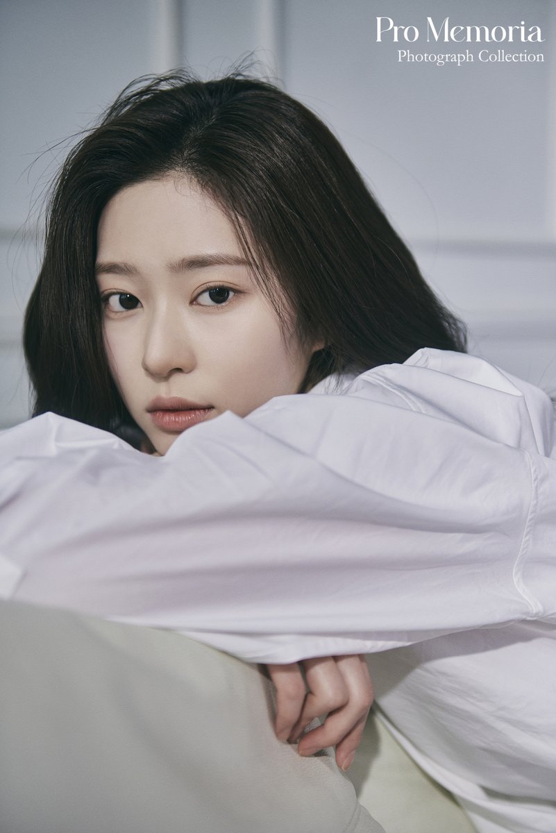 IZONE出身ミンジュ、30日デビュー初フォトブック発売 「Pro memoria