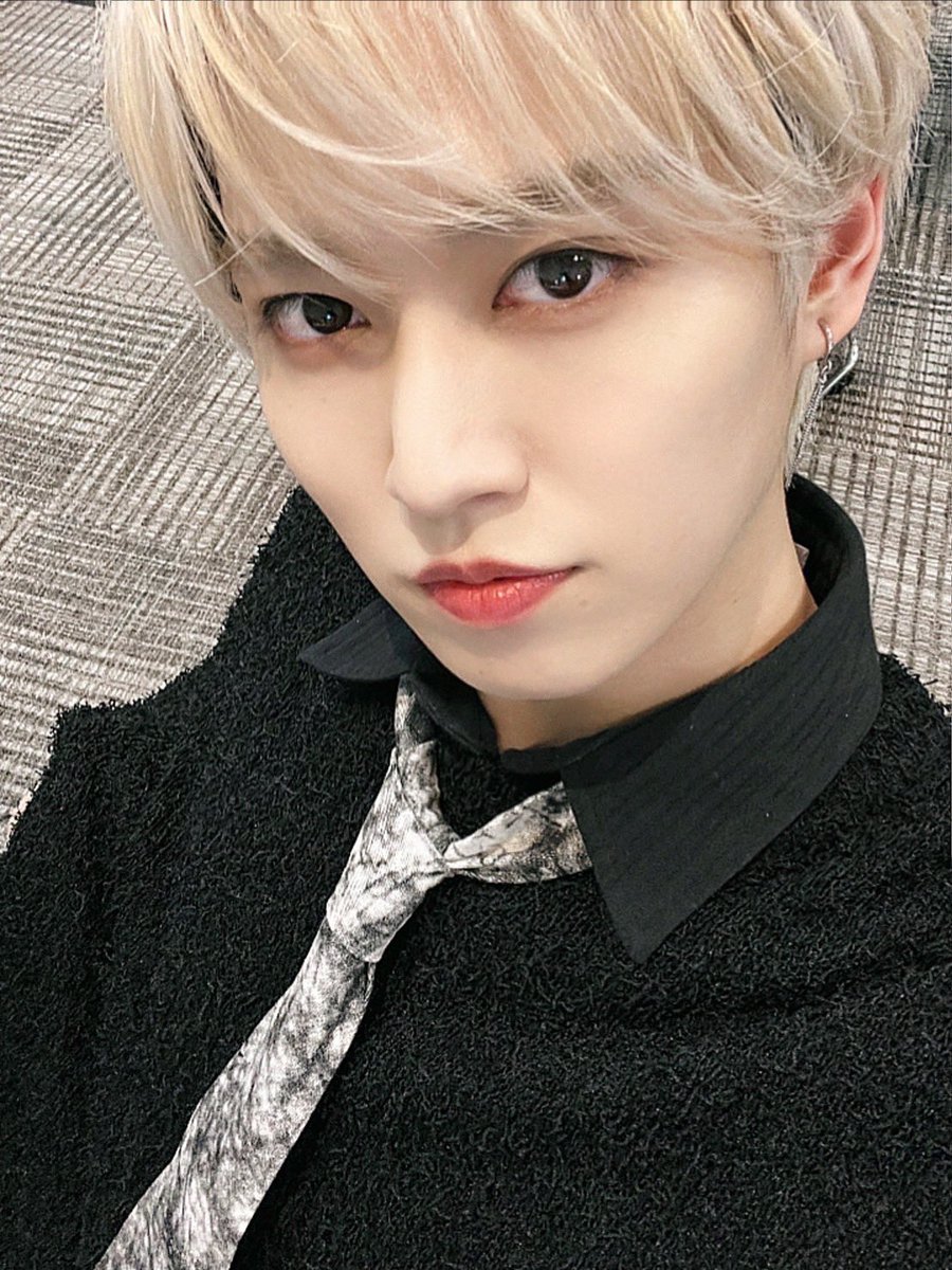 白岩瑠姫] オンライントーク会・サイン会1日目ありがとうございました