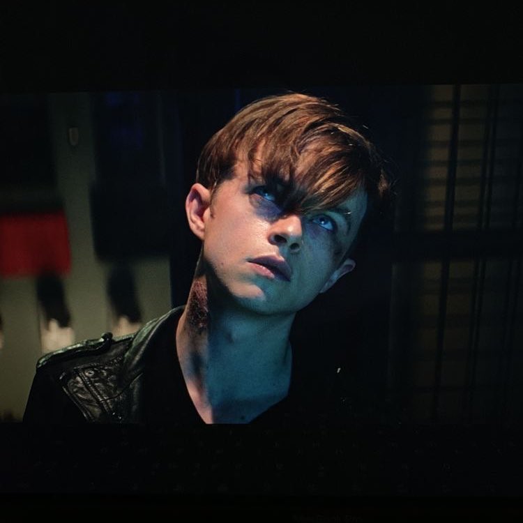 このアメスパ2のイケメンの声優が石田彰なのでみんな是非吹き替えで