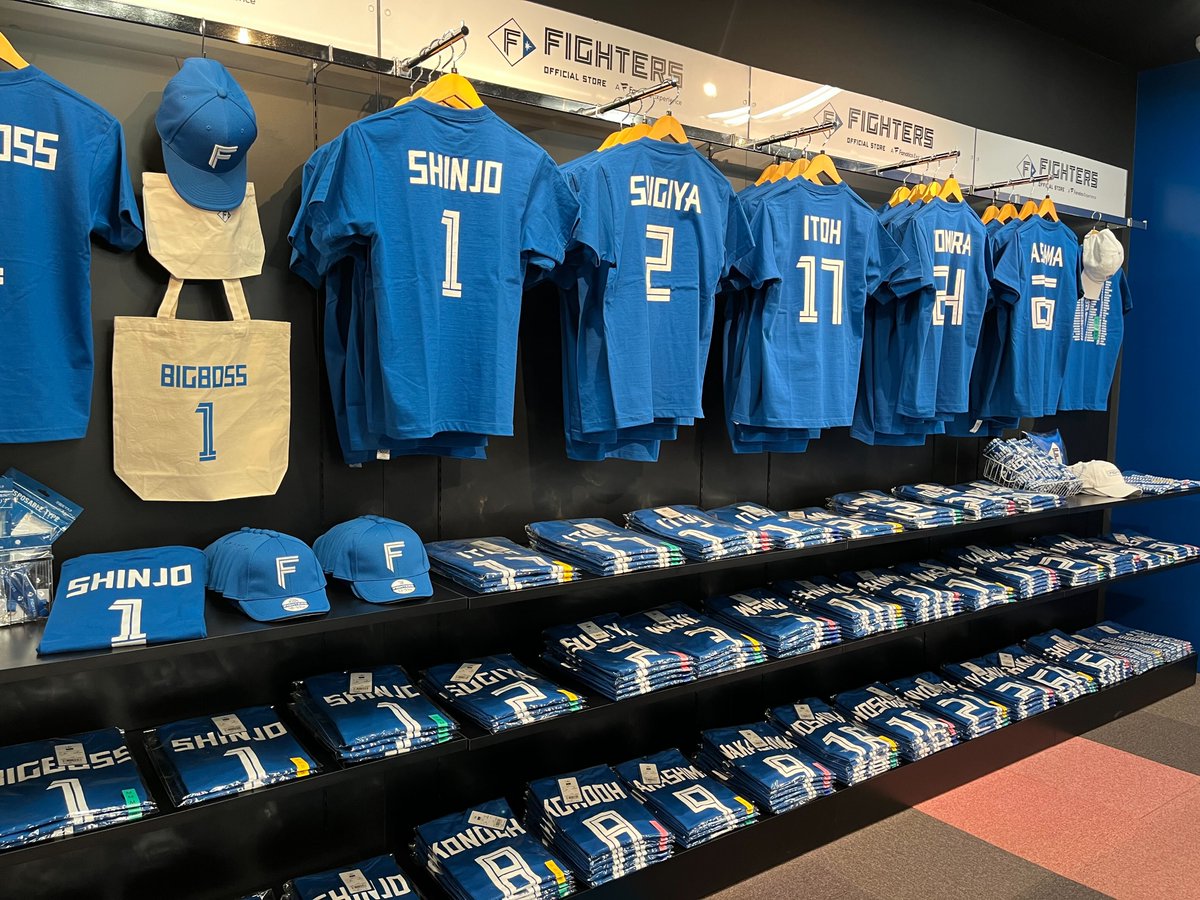 BIG BOSS含む全15種類展開🔥 新定番⚾背番号Tシャツ発売中👚 背面に