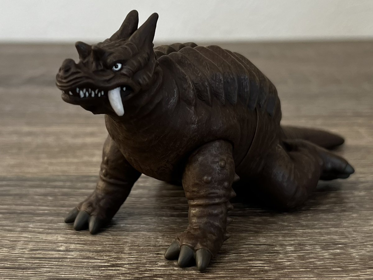 ウルトラ怪獣シリーズ 地底怪獣 パゴス」 北京襲撃後、日本へやってき