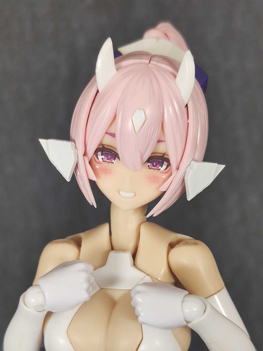 同じく再販品の朱羅・九尾用アレンジフェイスパーツです。 原型が破損