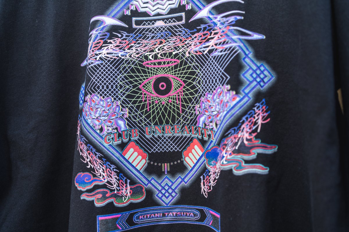 👁️NEW GOODS👁️ 👕倶楽部非現実 ロンT(クロ/シロ)