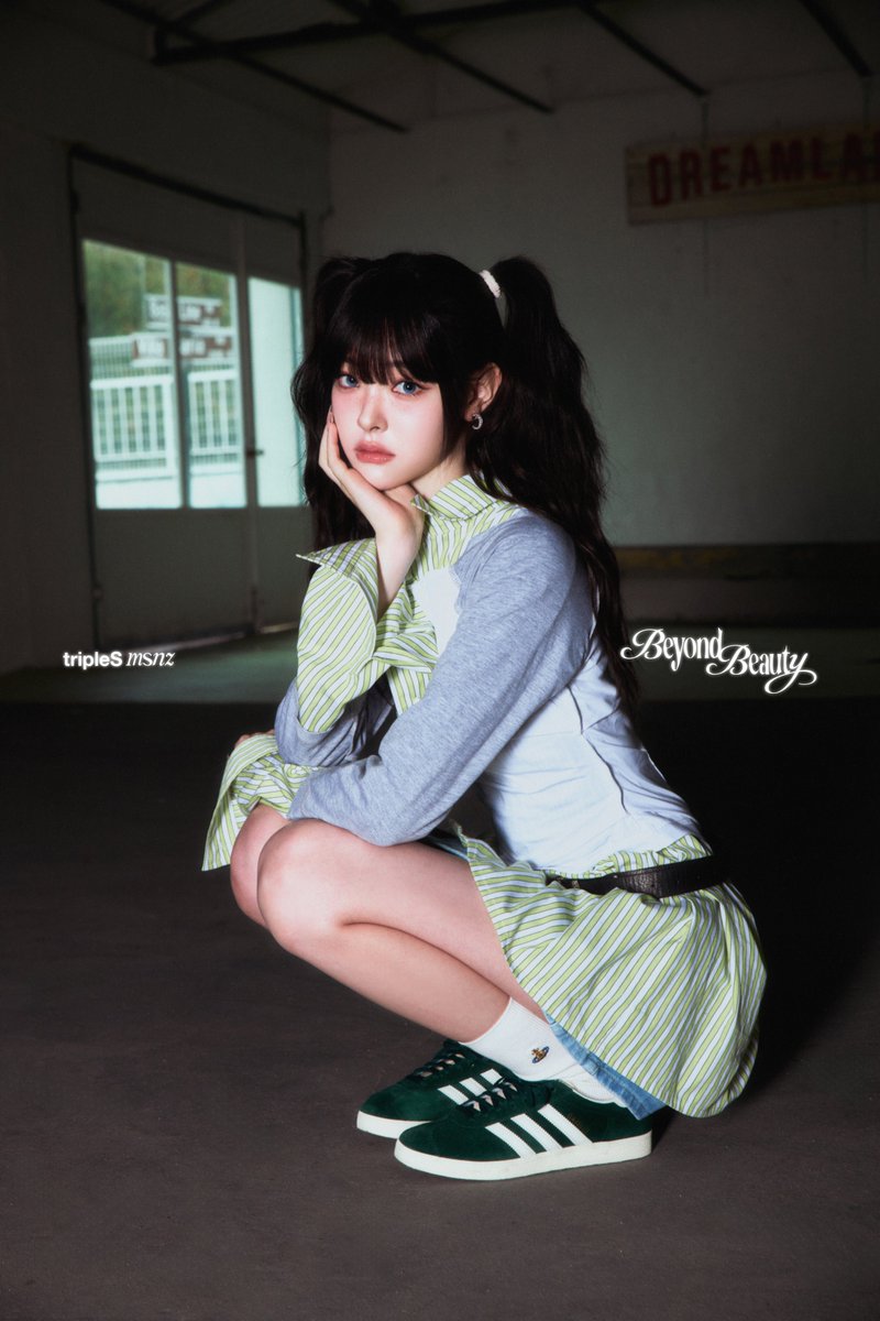 tripleS msnz Beyond EVERLINE サイン リン tripleS msnz (tripleS Moon) Stage Name: Lynn (린 / リン) Birth