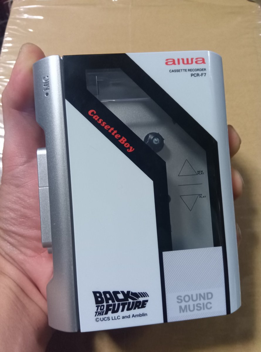 ドンキのBTTFコラボカセットプレーヤー aiwa PCR-F7 無事買えました