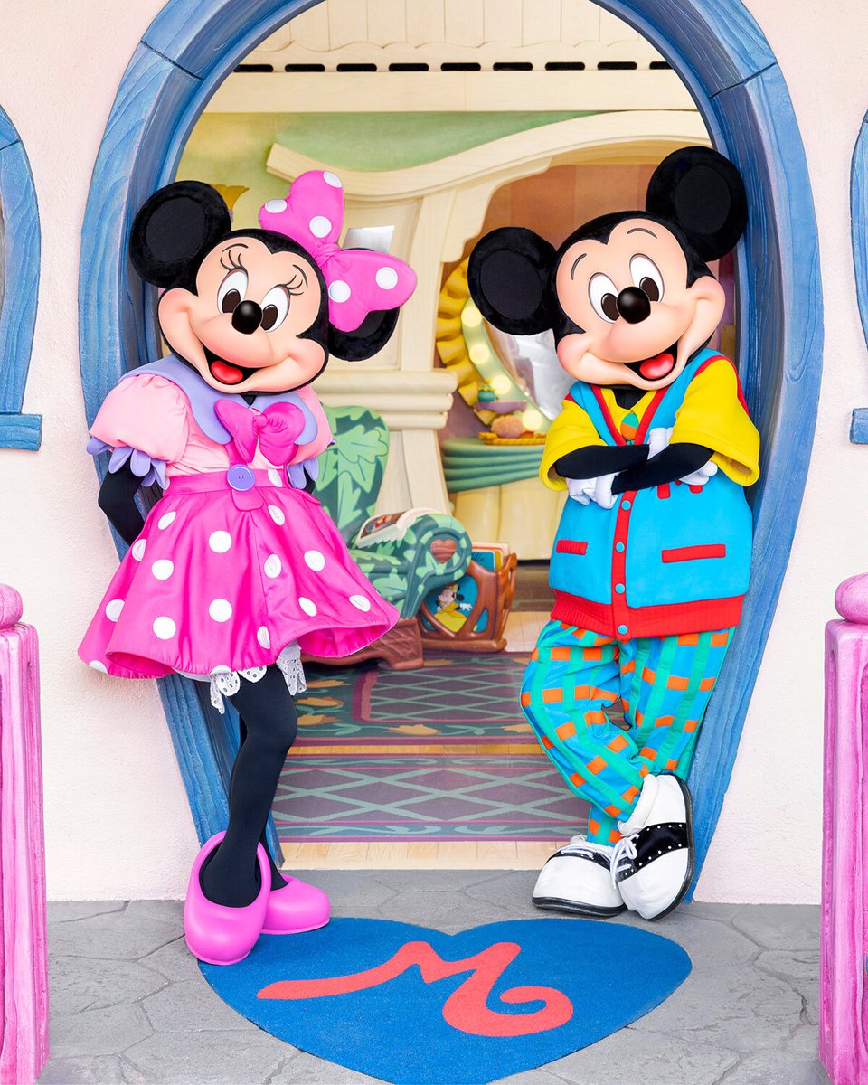 ミッキーさんとミニーさんの誕生日と言うことで、本家ディズニーランド