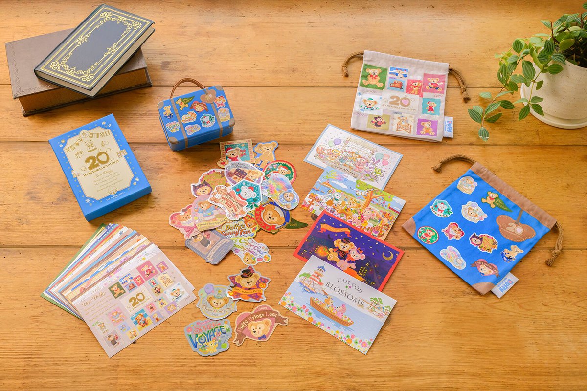💕12月18日 販売開始💕 ダッフィー＆フレンズ20周年を記念して、20年分
