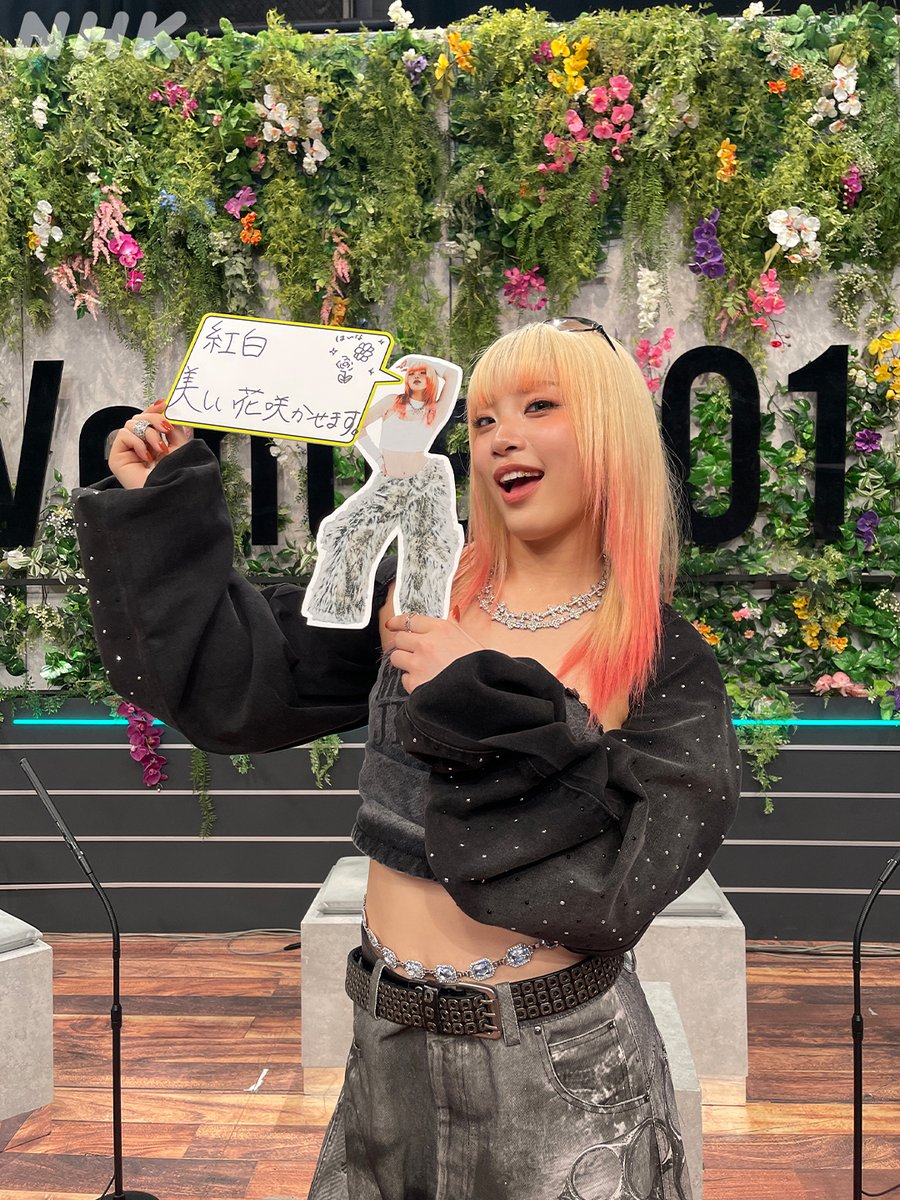 ❤️#Venue101 紅白SPECIAL🤍 🌹ミニ #MAHINA パネル クイズ🌹 パネル