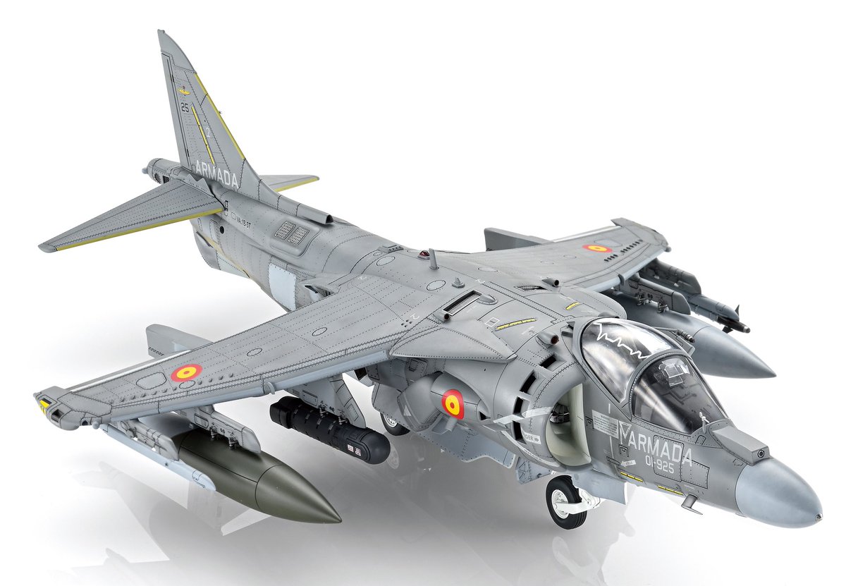 UMaモデル 1/48 AV-8B ハリアーⅡ プラス 製作：Sweeper Ⅱ 月刊モデル