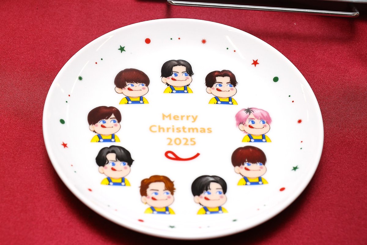 Snow Manがペコちゃんに！「FUJIYA×Snow Man オリジナルクリスマス