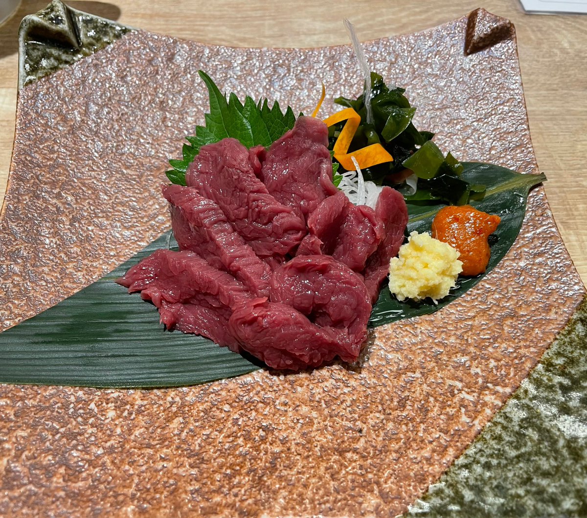 馬刺し見せてあげる