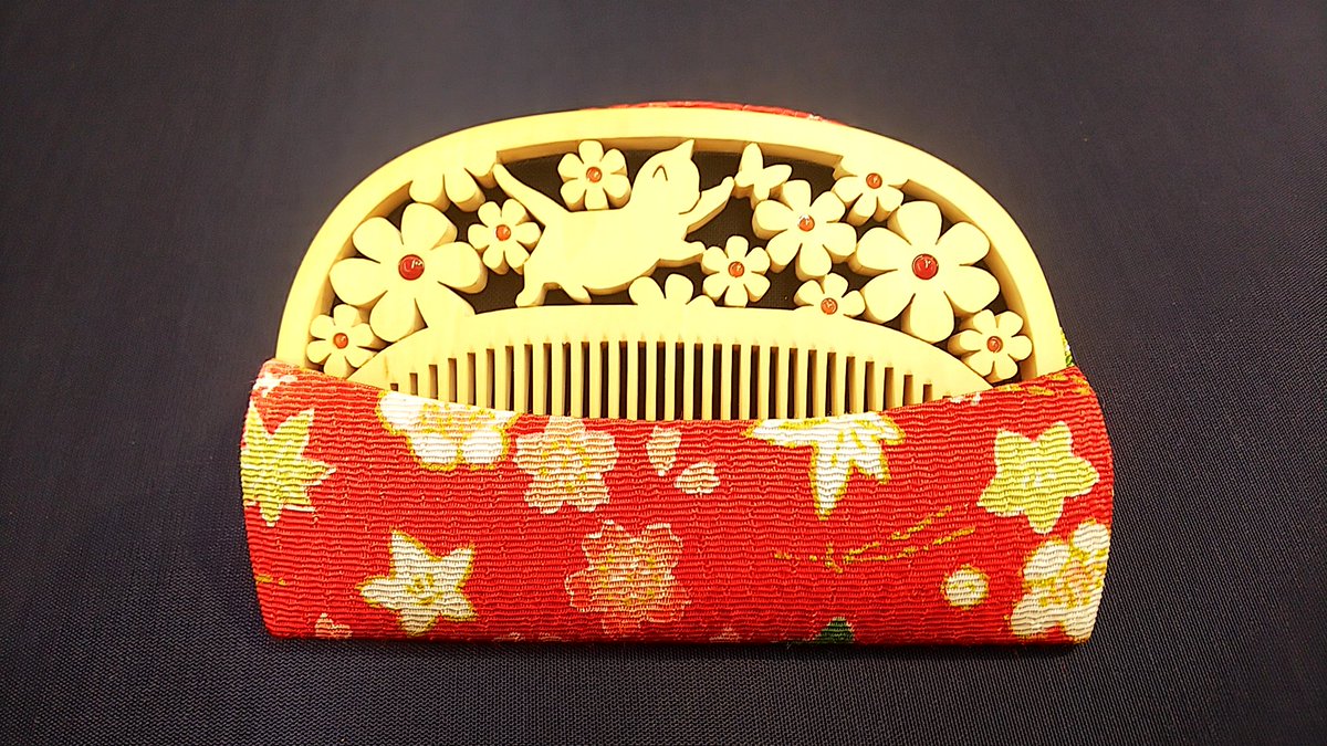 筑前つげ細工 匠工芸 ネコの櫛が人気です！ (@chikuzen_sukasi