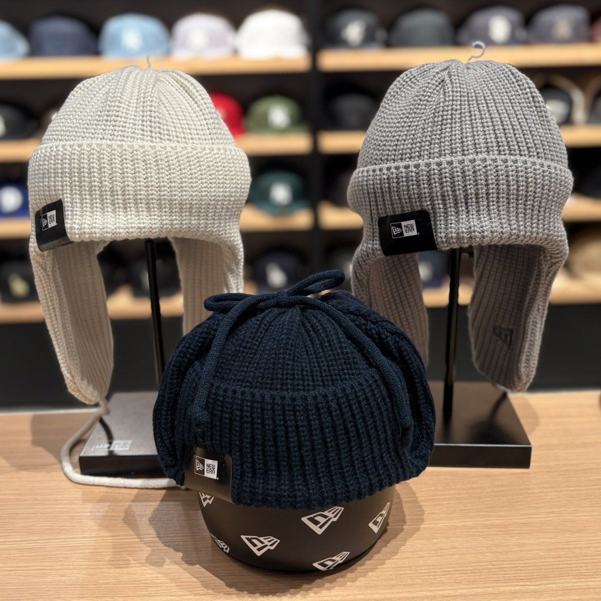 新作商品】 □ニット トラッパー イヤーフラップが特徴のニット