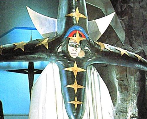 Fortniteのこの敵 ゴレンジャーの黒十字総統に似てるなと ずっと思ってる🤔