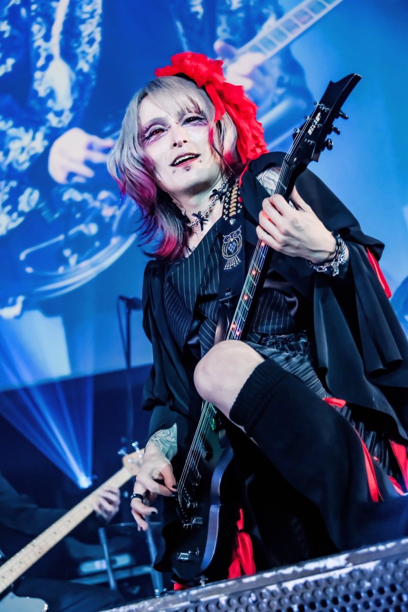 ナイトメア 柩さん シグネチャーモデルのギターストラップや