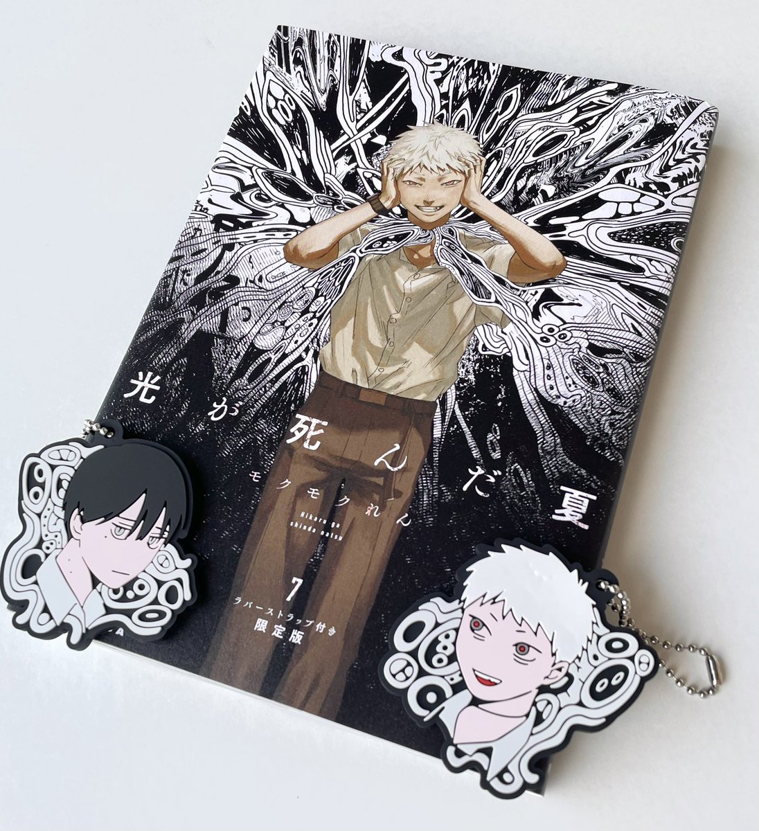 ラバスト付限定版はこんな感じです。 7巻は7/4発売予定です！