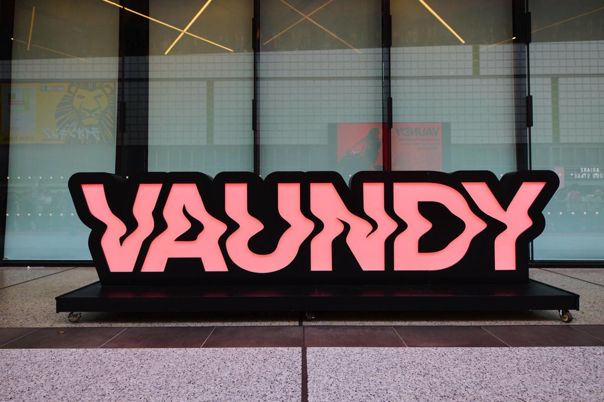 Vaundy one man live VAWS hall tour “little punk” 🌟ロゴ