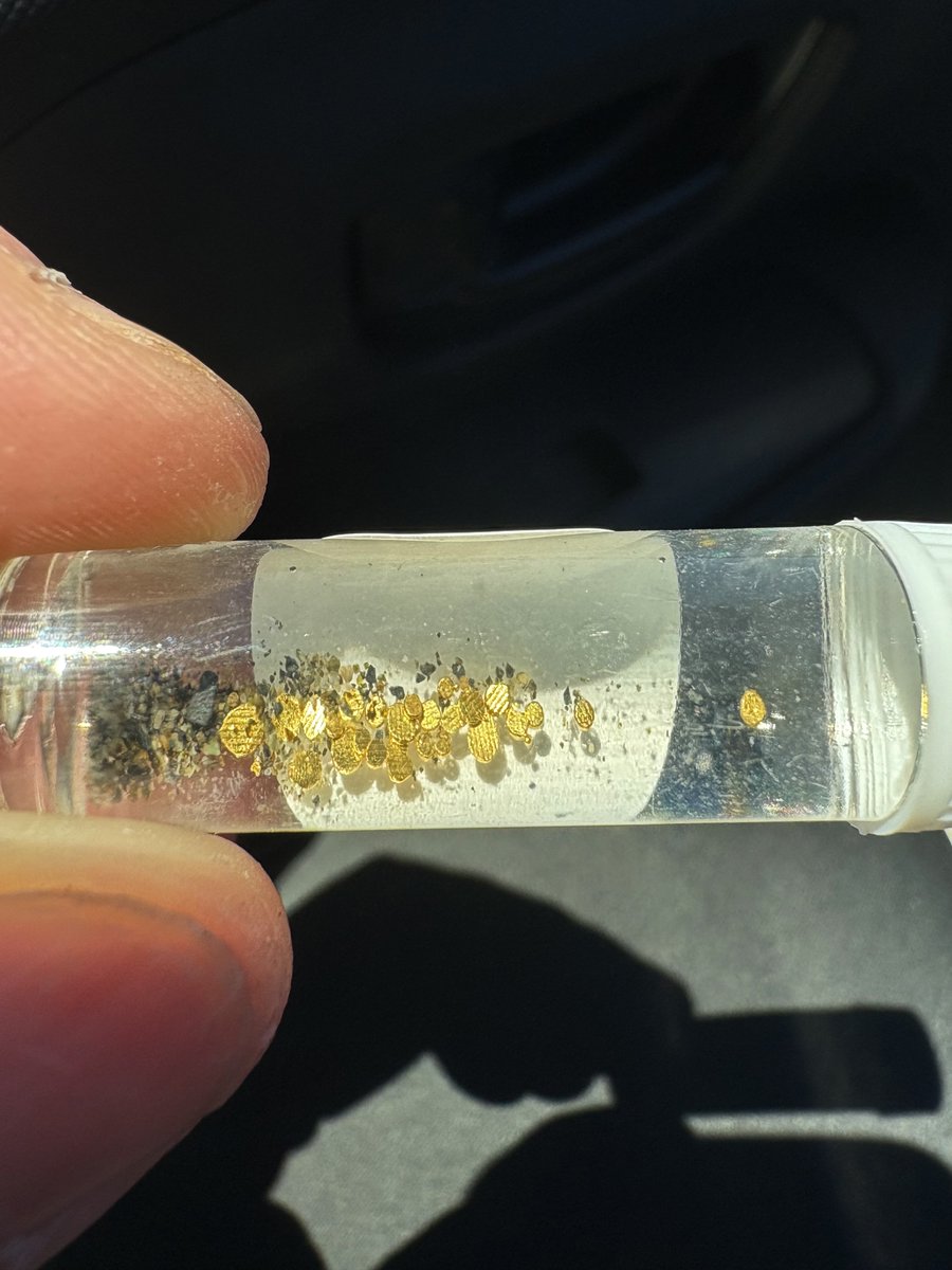 土肥金山の砂金採り体験✨ 土肥金山では30分1000円で砂金採り体験が