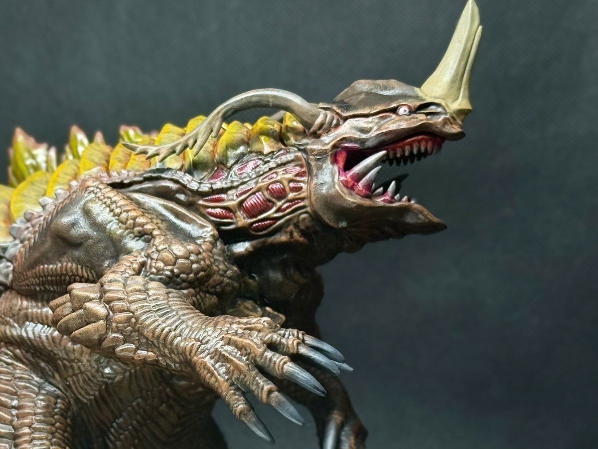 海洋堂 ネロンガ メガサイズ シン・ウルトラマン版 塗装も終えました