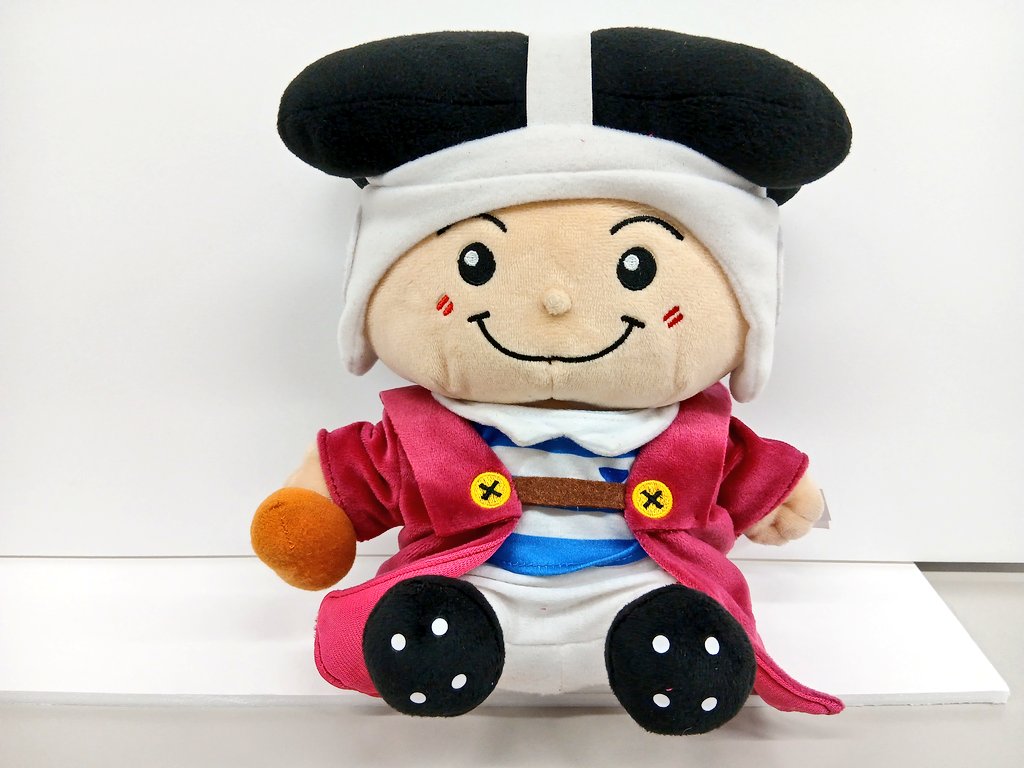 ハンガリーパビリオンのマスコットキャラクターミシュカさんと