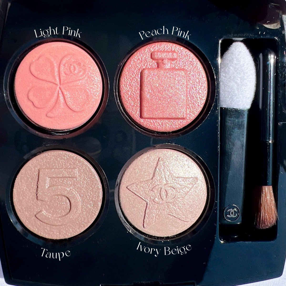 8/22発売/2025秋新作限定アイシャドウ CHANEL レ キャトルオンブル