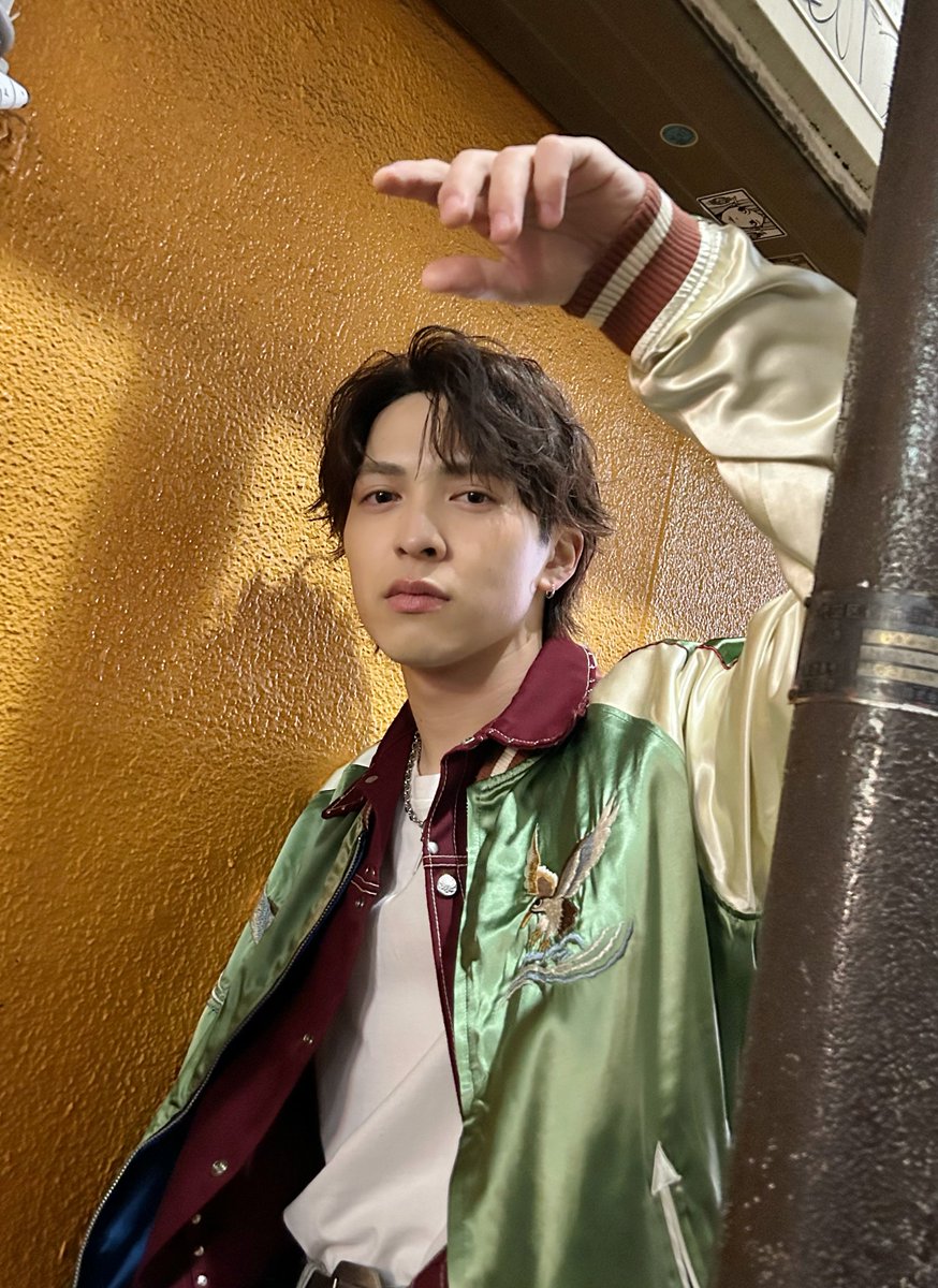 🥛M!LKのオフショット📸】 先日24歳になった #吉田仁人 の生写真撮影の