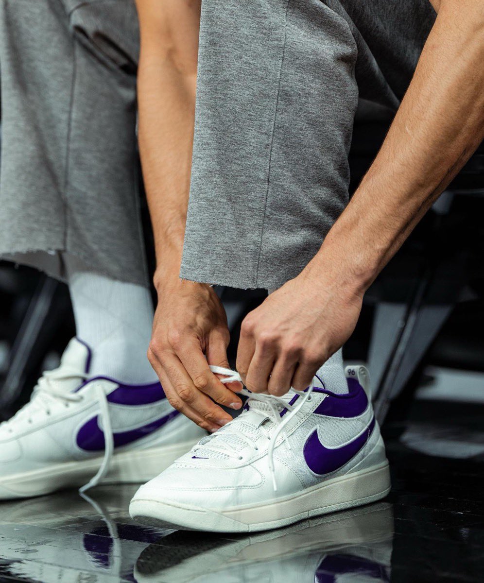 Devin Booker がAJ1の名作カラーウェイにインスパイアされたPEモデル