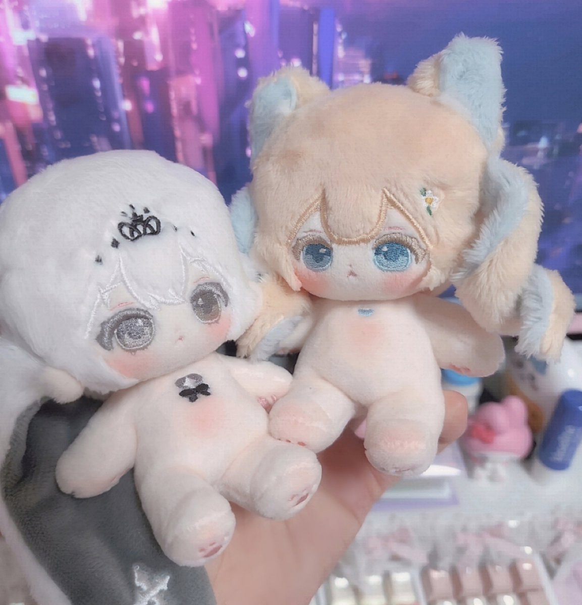 韓国の作者様@poming_2 様作成の10cm無属性ぬいぐるみ雪うさぎカノンと