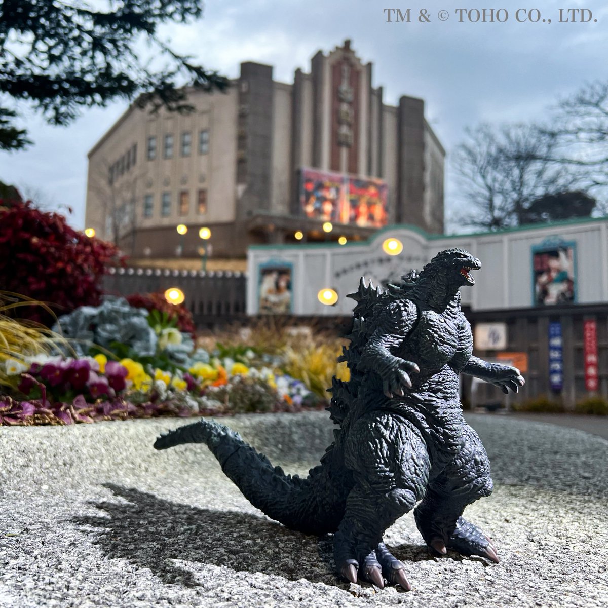 西武園ゆうえんち でしか買えない！ ＼ #ゴジラ・ザ・ライド に登場