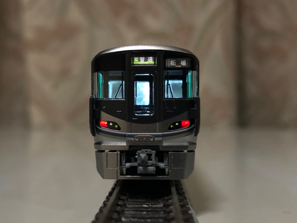 TOMIX 225系 100番台(3次車) から作る、225系2次車 ライトレンズを旧