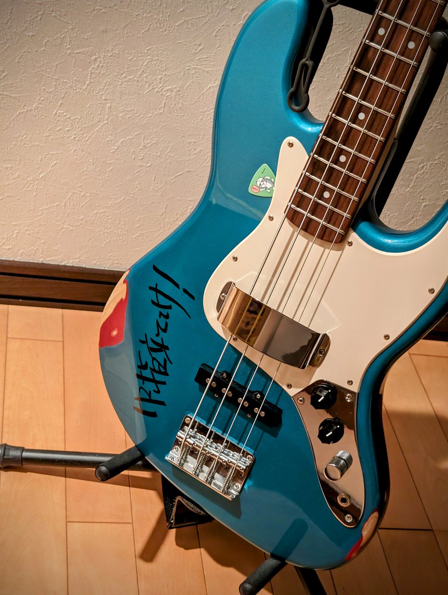 ガールズバンドクライ に影響受けてマッキーで中指描いちゃった人