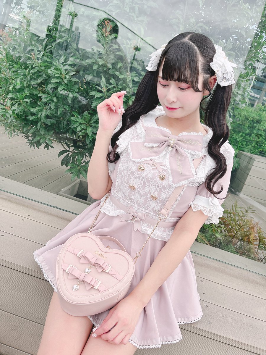 ㅤㅤㅤ -- 𝐑𝐞𝐜𝐨𝐦𝐦𝐞𝐧𝐝 -- #リボンビジューハートバッグ ¥9,790