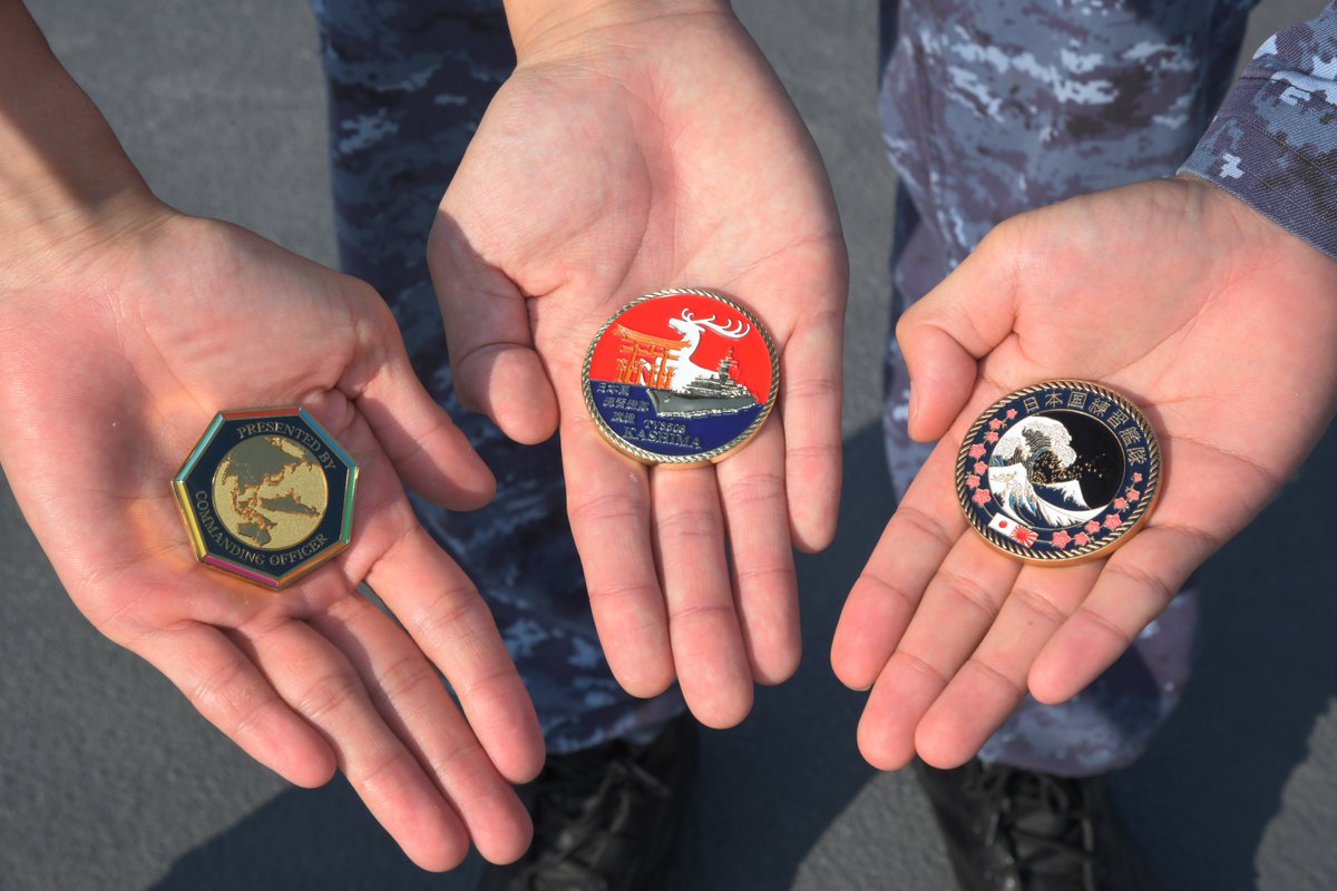 実習幹部通信】 #チャレンジコイン 受け渡しの様子です！ チャレンジ