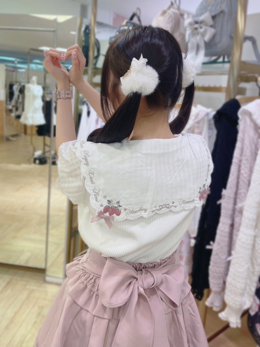 ❤︎ 𝐋𝐈𝐙 𝐋𝐈𝐒𝐀 近鉄Pass'e店 ❤︎ #ストロベリー刺繍セーラー