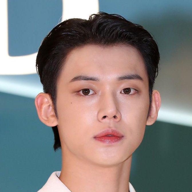 本日9月13日は #TXT ヨンジュンの誕生日⭐️ あふれるカリスマオーラと