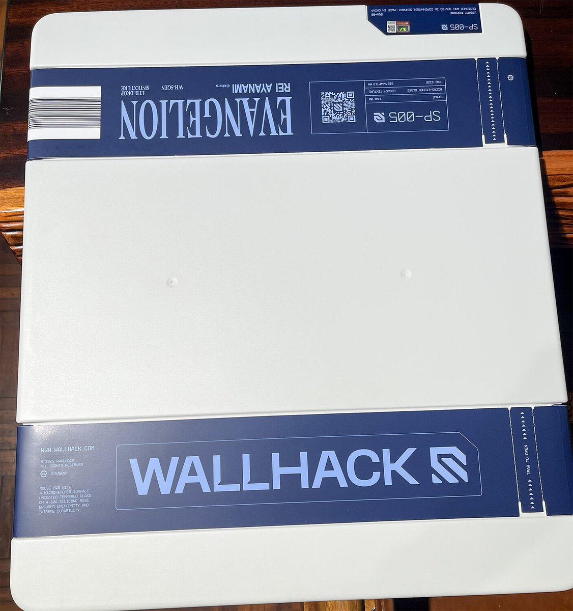 公式実物写真 エヴァンゲリオン ×WALLHACKコラボ ガラスマウスパッド