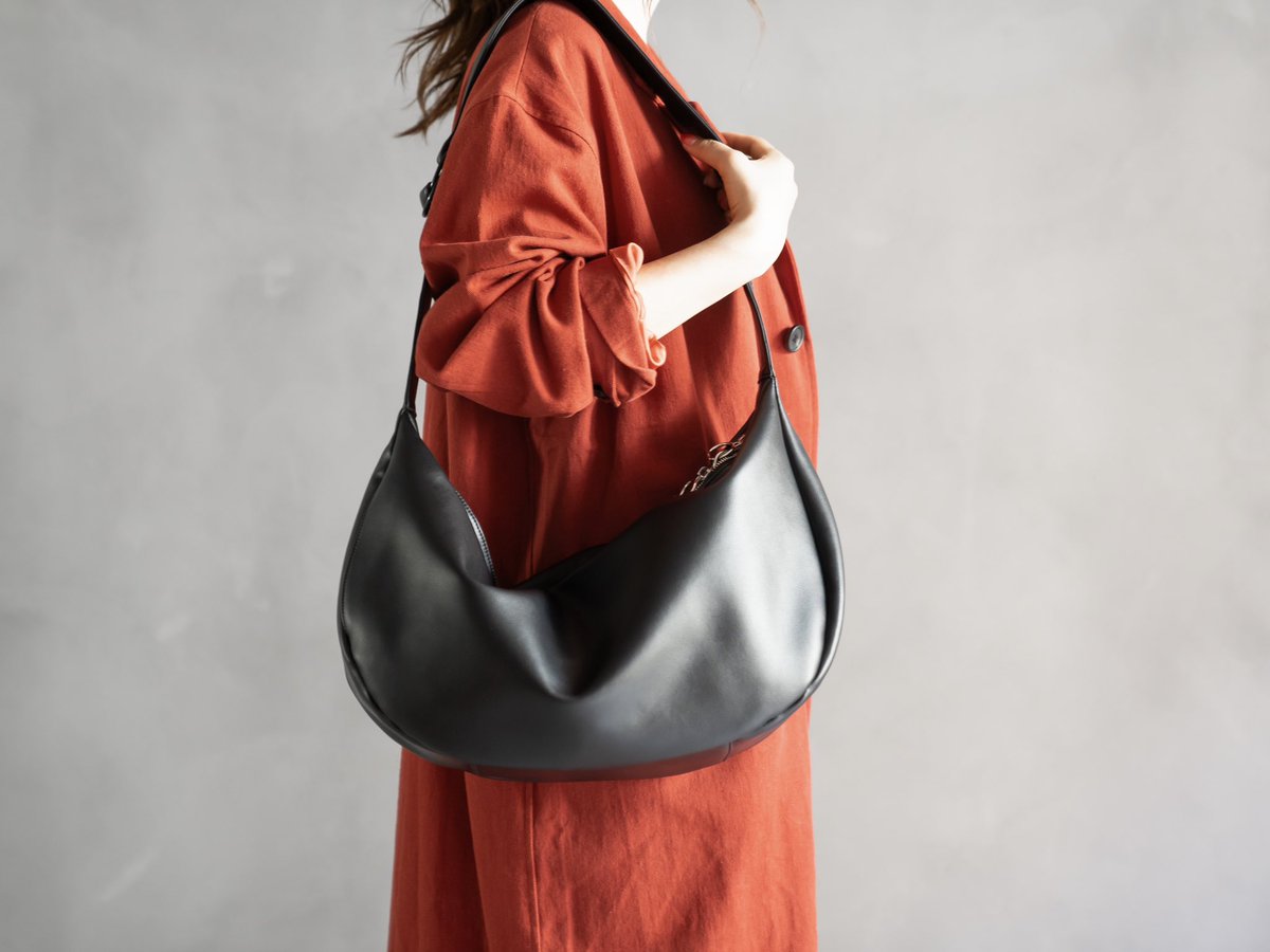 新作iPadバッグ 発売開始👜】 📣本日11/22(金) 18:00〜 第三弾iPad