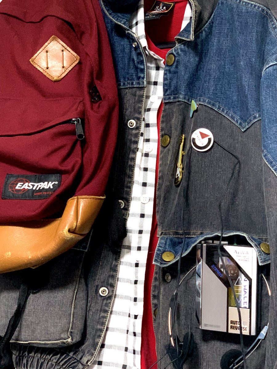 マーティが劇中で仕様していたポータブルカセットプレーヤーはAIWAの