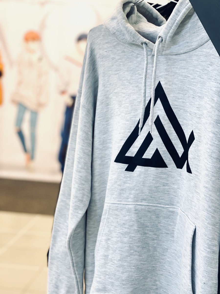 会場物販では《『映画ギヴン 柊mix』バンドロゴ ビッグシルエット